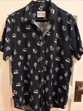 PYKNIC Black Short-Sleeve Casual Button-Down Shirt with White Print